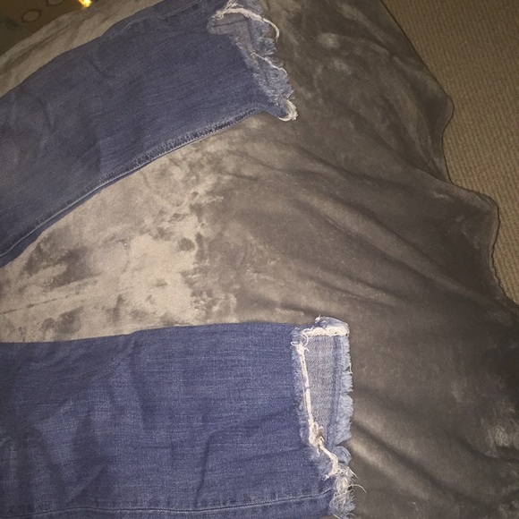 I’m selling Lucky Brand Jeans - Picture 2 of 2